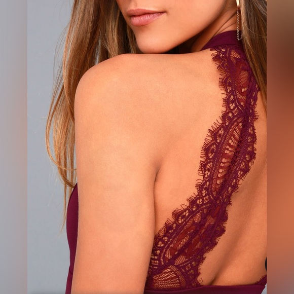 LULUS - Burgundy keyhole Front High Neck Choker Lace Panels Back Crop To… - Picture 4 of 10